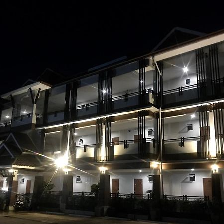 Hotel The Sept Korat Nakhonratchasima Exterior foto